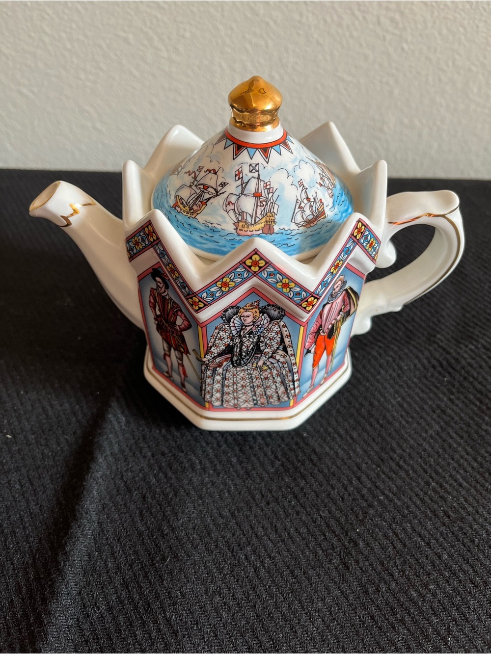 James Sadler crown-Shaped Porcelain Decorative Teapot England